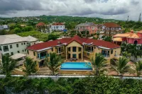 Breathtaking Oceanfront Luxe Villa in Tower Isle Jacuzzi Pool Fully Staffed - Huvilat