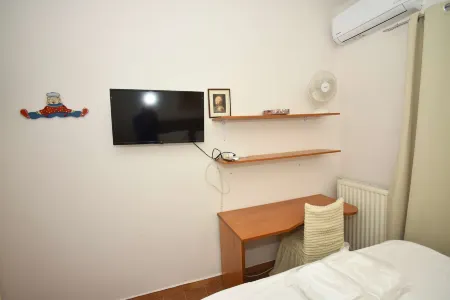 Cosmo Room 2 Seaside Retreat Monemvasia Castle Отели в г. Monemvasia