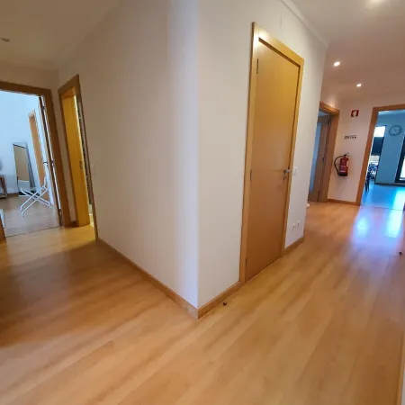 Golf, beach, country and city. Central and modern for up to 5 guests
