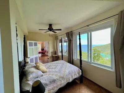 Chateau Mygo Panoramic Villa Hotels near Marigot Bay Yacht Haven