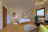 COMFORTABLE-TOP equipped apartment/5 min. to the forest playground, free WLAN Hotels in Ried im Zillertal