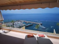 ROMANTIC RETREAT IN PRIME POSITION WITH STUNNING VIEWS TO CLIFFS, MARINA & SEA. Hoteles en Acantilados de Los Gigantes