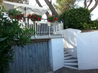 Apartment in Villa Valentini, seafront, Gulf of Gaeta, parking included