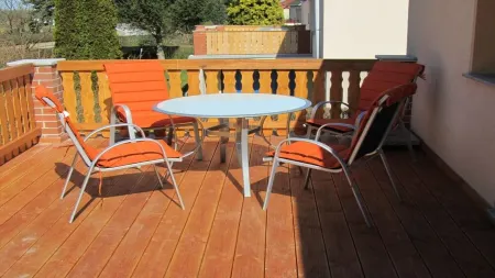 Child-friendly apartment with terrace, 800m to the beach