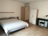 Appartement Neuf Pour 6 Personnes Face au Parc du Château Hôtels à proximité de : Parc du Château de Vizille
