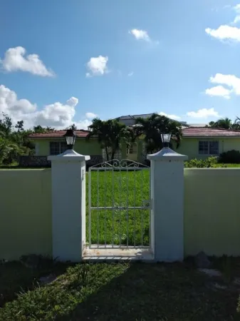 Family friendly Secluded Beach House