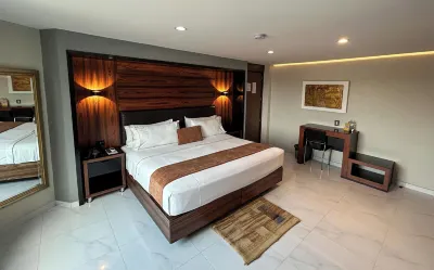 Hotel Dali Plaza Ejecutivo Hotels near COUNTRY CLUB PLAZA