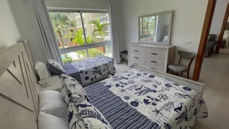 NEW Condo, 5 minute walk to Casino and 10 minute walk to the Beach!