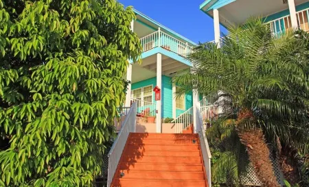 Newly Remodeled Hillside Unit at the Hideaways