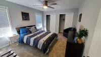 Perfect Background Hangout-Café Lit Patio, Bonfire, BBQ Grill-Near UF Stadium!