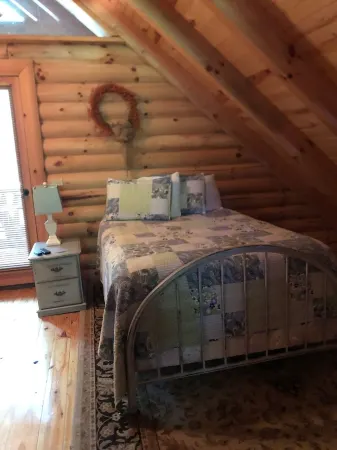 Eagles Ridge    3 bedroom cabin near Big South Fork