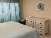 The Harvey Nicole: Modern Caribbean Ocean Front Condo Grand Cayman. Hotels in North Side