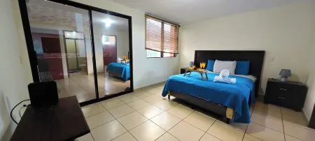 San Salvador Mountain & City Views Apartment