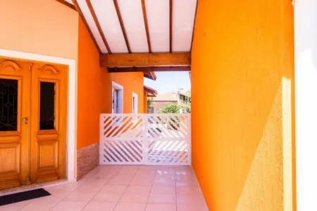 Beach house with pool. Отели рядом с достопримечательностью «Foz do Rio Guaratuba»