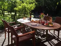 Cozy house right on the dike - with a large, dreamy apple orchard