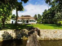 Gangananda - Stunning Lakeside Villa With Large Pool Near The Sea Các khách sạn gần Sri Pushparama Temple