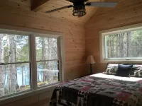 Secluded Lakefront, Dog-Friendly Cabin with Canoe, 7 Miles from the Ocean - Hytter