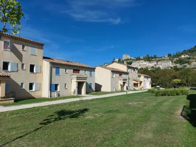 Appartement Idéal Pour les Vacances Thermales et Familiales. Vue Exceptionnelle Hotels near Chateau d'aulan