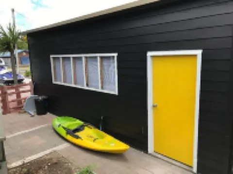 Marigold Cottage, includes bikes & kayaks