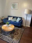 Charming Two-Bedroom Retreat: Your Ideal Urban Oasis Awaits!