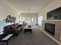 Charming 2-bedroom house in welcoming Klamath Falls with WiFi, AC