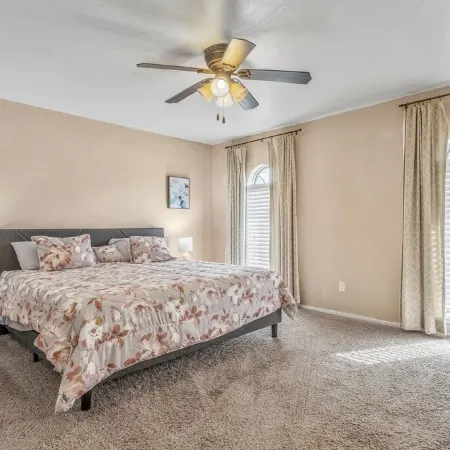 Charming 3-bedroom house central to everything in Edmond and handy to OKC