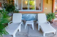 Luxury And Peaceful Little Condo With Direct Access To The Beach