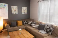 Cozy Home in the Heart of Downtown Winnipeg 위니펙 호텔