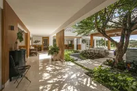 ATTRACTIVE RATES JUST REMODELED  - Near Beach 4 BD Amazing Golf View Villa