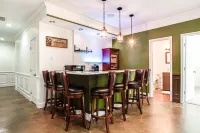 Luxury Fairburn Suite with Wooded View Hotels in Union City