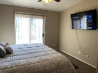 Bullhead City 3 Bedroom! Private Launch, & Beach!