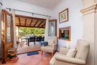Villa 5 Schlafzimmer, Priv. Pool, Strand- und Zentrumsnah - Homestays