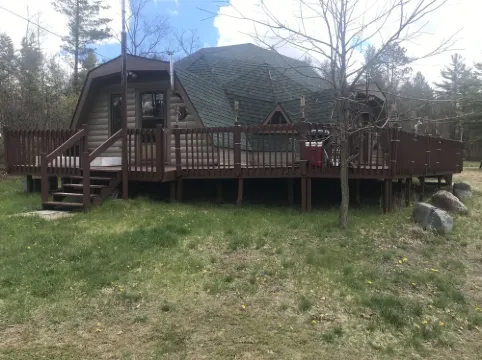 Honey dome Hideout Unique cabin sitting on 5 acres in northern Michigan