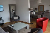 80m bright private park near CV air conditioning wifi elevator quiet residence