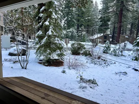 Cozy Condo Incline Village, Nth Shore Lake Tahoe. Special Fall Discount Отели рядом с достопримечательностью «Sand Harbor Beach»