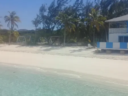 The Swimming Pigs Resort-Blue Marlin