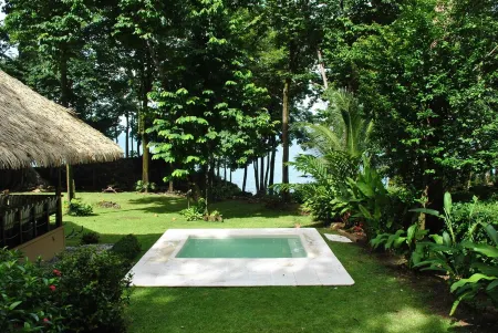 Amazing  Oceanfront House in Cabo Matapalo with pool.Two surfboards..