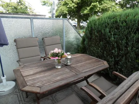 Renovated family-friendly 3 star ground floor apartment near the beach