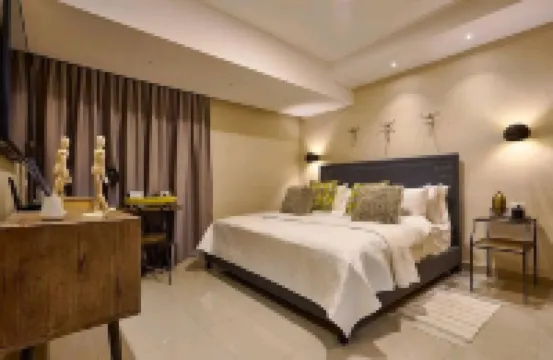 In The City Center Modern Apartment! Pool&Gym Hotels in 