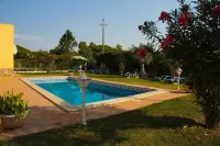 Spacious villa with large garden & private pool-quiet area near Quinta do Lago - Villas