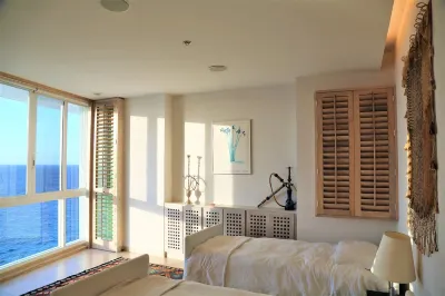 Oceanfront penthouse condo , stylish  private 360 stunning views two terraces .