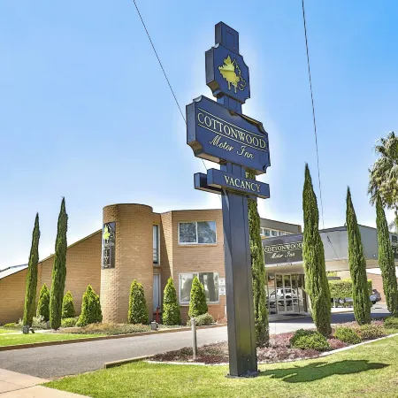 Cottonwood Motor Inn