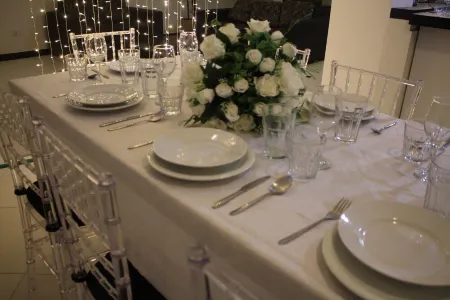 MODERN, 4 SUITES C / AIR COND SPLIT, WI-FI, SKY, POOL SOLARIUM. NEXT TO THE BEACH