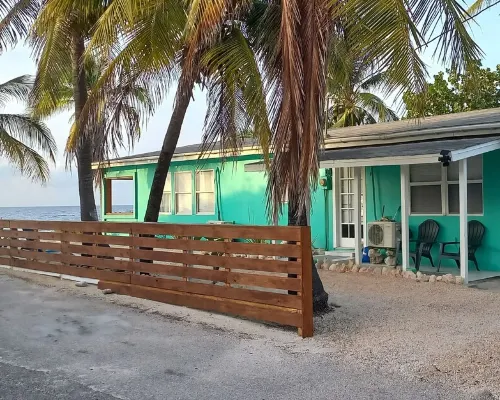 Serenity on the Bay1 - One Bed Airport Supermarkets Shops and Restaurants Close! Hotels in Cayman Brac