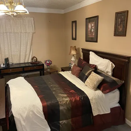 Jimmie's House is a cozy newly remodel three bedroom home that can accommodate 5 Отели в г. Пайн Блафф