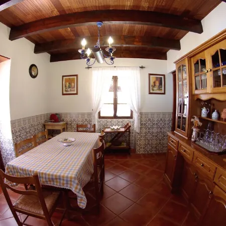 Traditional house. Fantastic sea view. Large outdoor spaces with barbecue.