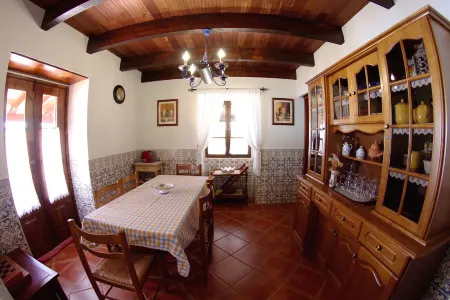 Traditional house. Fantastic sea view. Large outdoor spaces with barbecue.