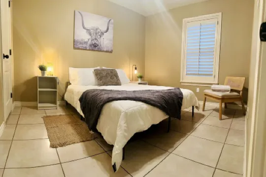 Western Style - 2 bed/1 bath - RATED 5 STARS