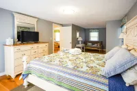 4-bedroom Vacation Home Less Than 1 Mile to Nauset Beach, AC, Fire-Pit - Wifi