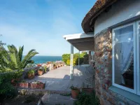 Sea Cottage - House - spectacular sea views Hotels in Fish hoek